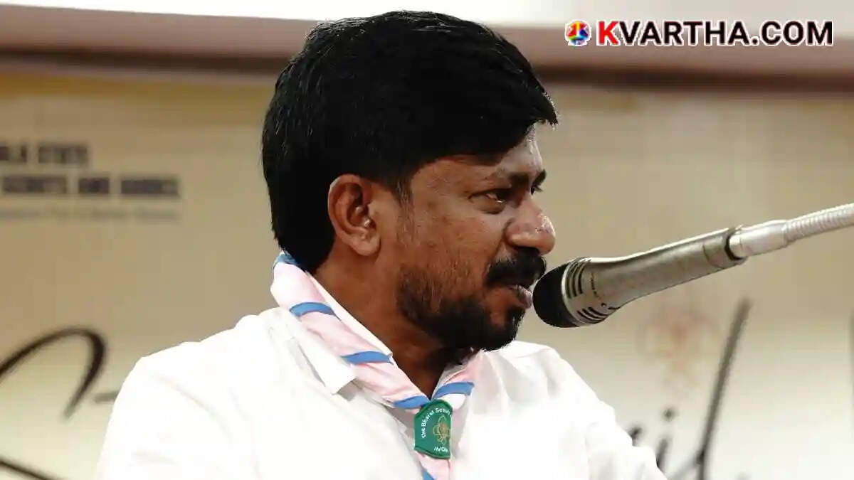 Temporary ST promoter dismissed for waving black flag at Minister O J Janeesh; action follows dentist's removal in Kasaragod