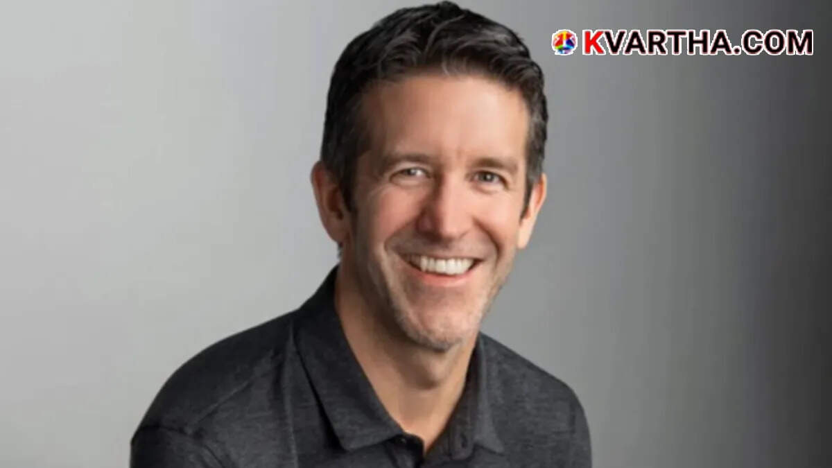  Photo of John Ternus who is taking charge as the new CEO of Apple