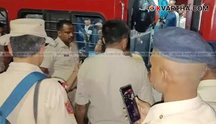 KK Express train halted at Wadi railway station for security check
