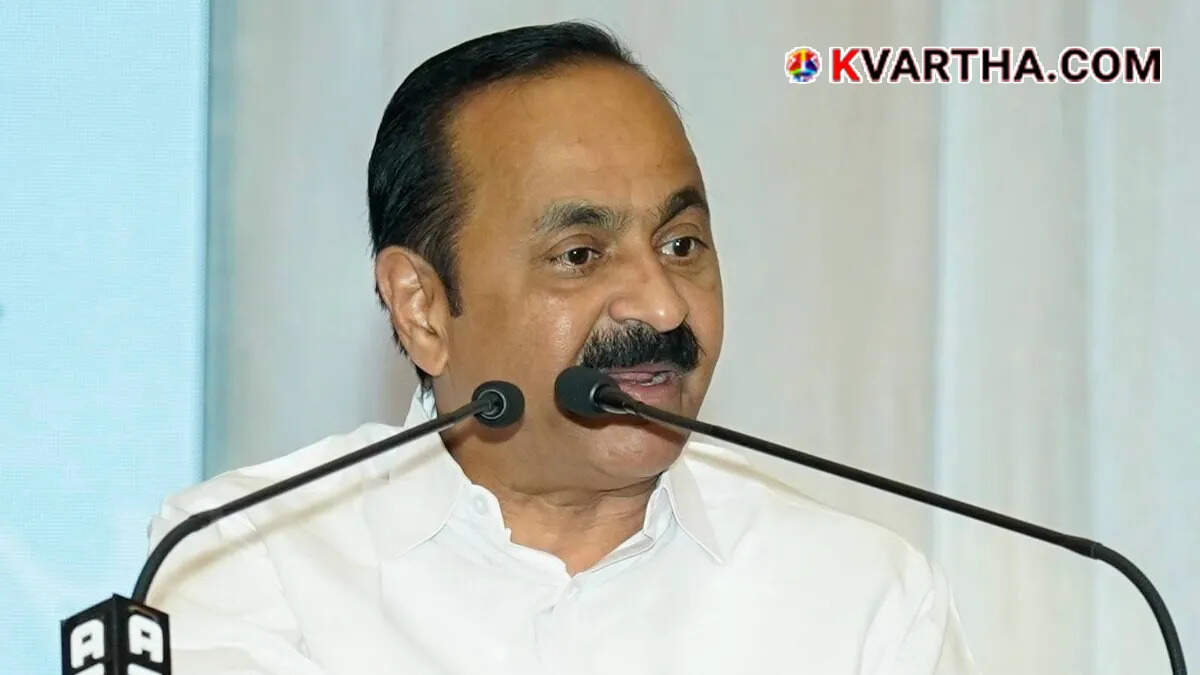 Kerala Chief Minister V D Satheesan addressing the public during an event