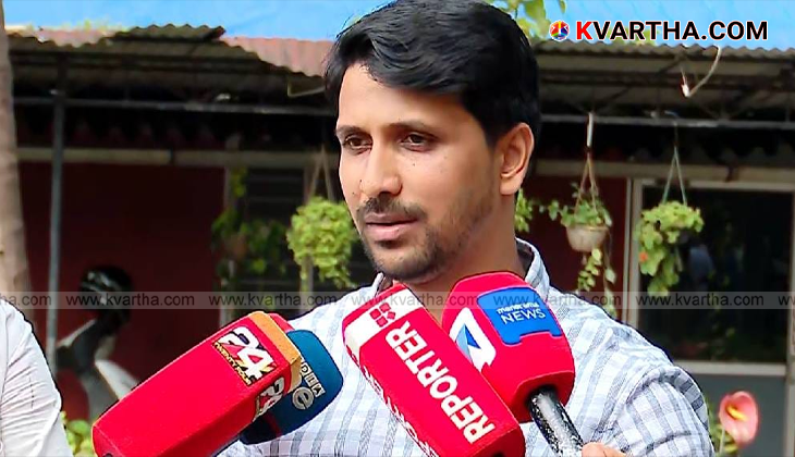Youth Congress leader Farzeen Majeed speaking at a protest.