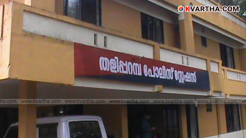 Woman stealing from supermarket during fire