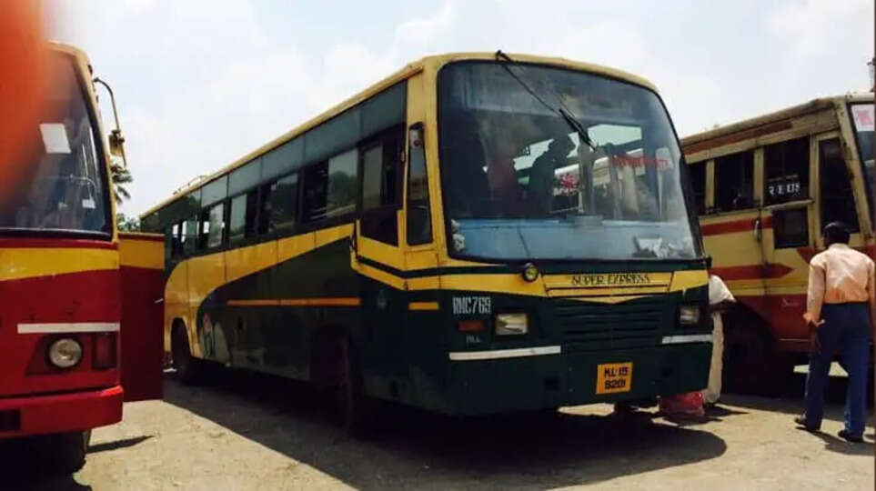 KSRTC lost control and crashed into the divider accident Tragic end for the driver