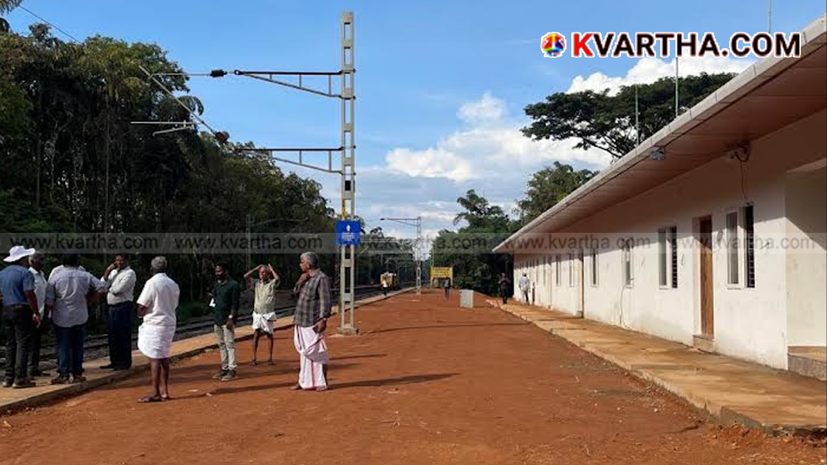 Image of the newly commissioned Melattur crossing station on the Shoranur-Nilambur line