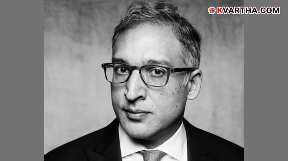 Neal Katyal standing in front of the US Supreme Court.