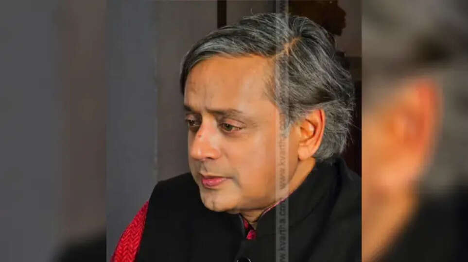 will shashi tharoor join bjp? political kerala awaits