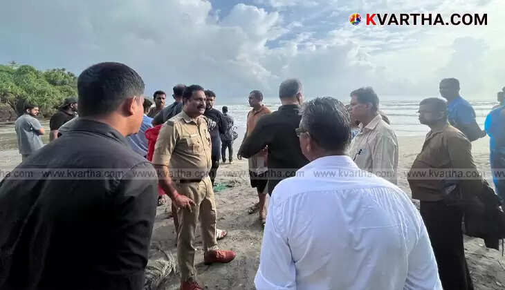 Rescue workers searching at Meenkunnu beach.