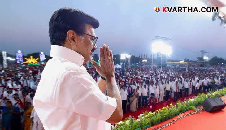 എം.കെ.സ്റ്റാലിൻ രാജിവെച്ചു; വിജയ് സർക്കാർ രൂപീകരണത്തിലേക്ക്